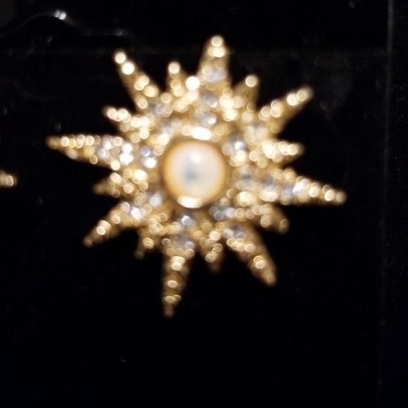 Rhinestone Star Stud Earrings - Picture 2 of 5